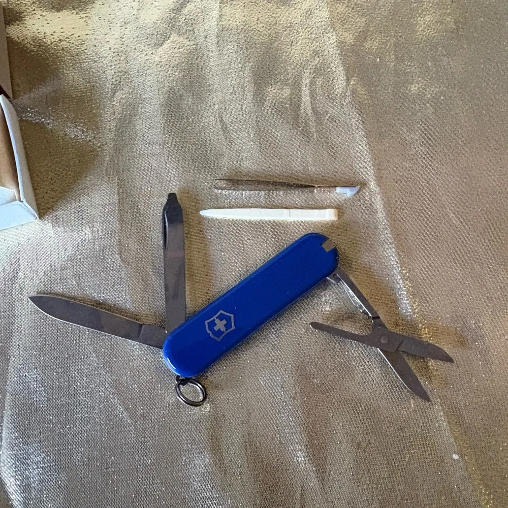 Victorinox Classic Blue Swiss Army Multi-tool Pocket Knife. - Picture 3 of 5